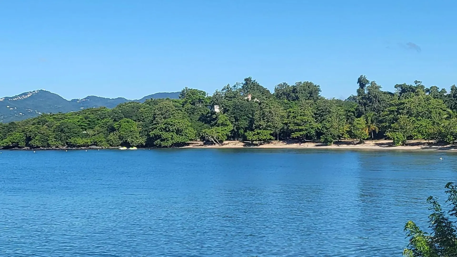 Bungalows Ti Lodge Martinique - Pres De La Plage Avec Jacuzzi Prive サント・リュス