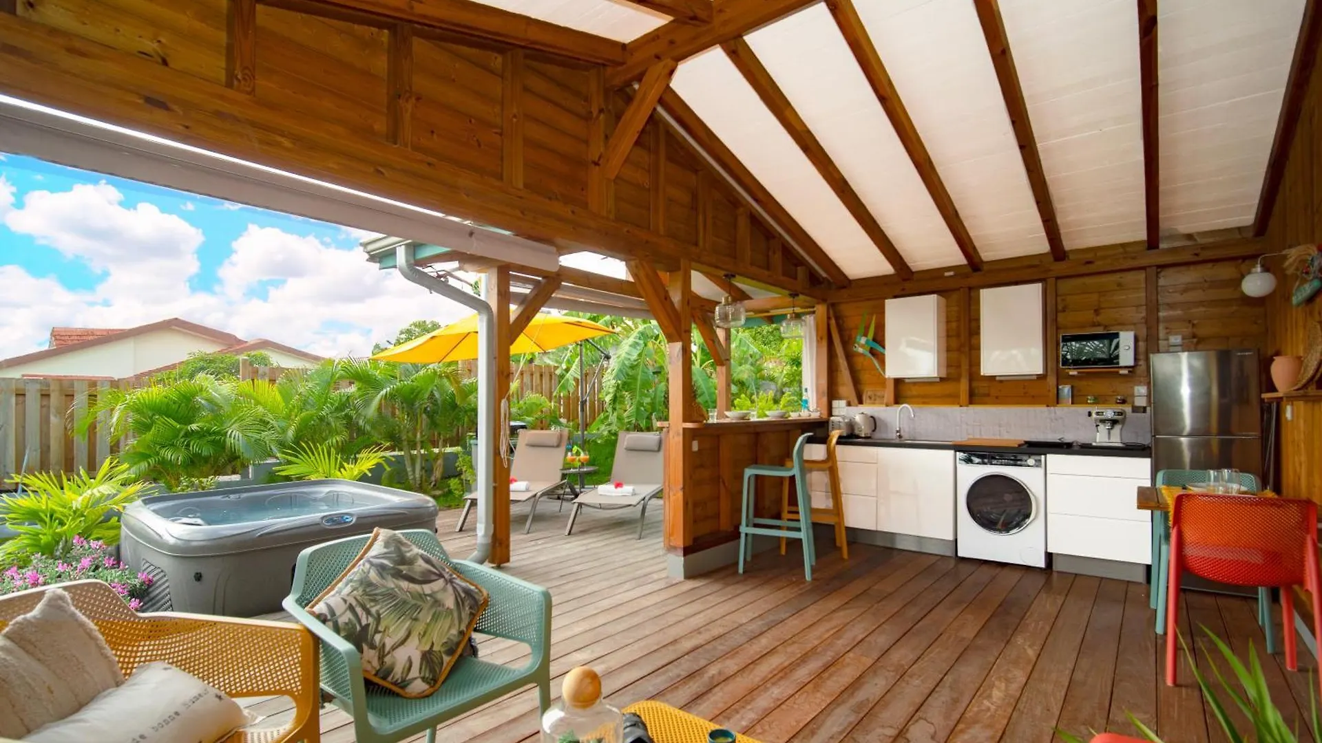 Bungalows Ti Lodge Martinique - Pres De La Plage Avec Jacuzzi Prive サント・リュス